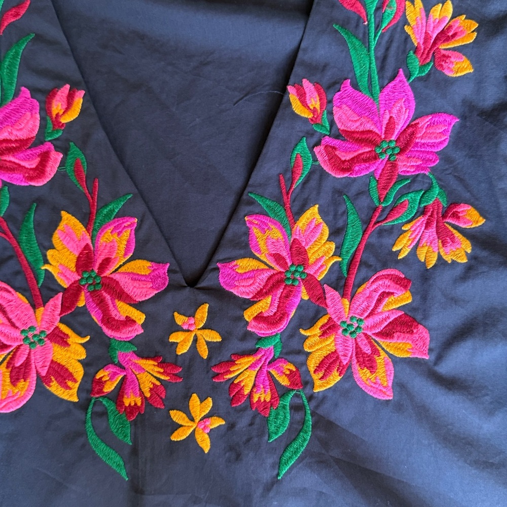 THML Navy Top with Pink and Yellow Label Detail, size large - Picture 4 of 6